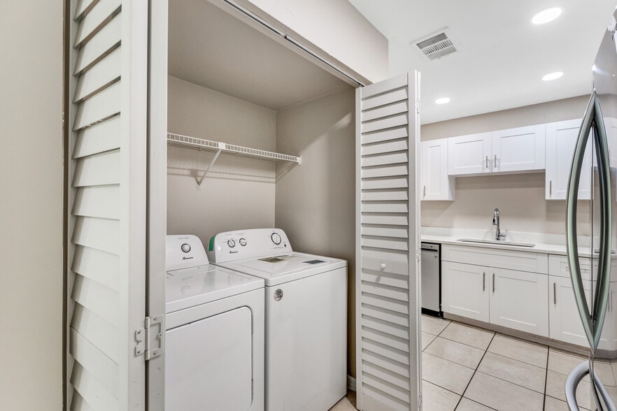 More Photos Of 6240 Rattlesnake Hammock Rd, Naples Apartments For Sale