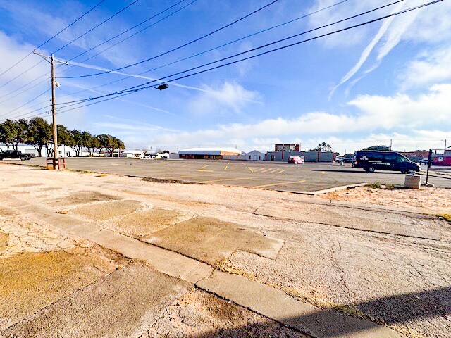 More Photos Of 201 E Illinois Ave, Midland Office For Sale