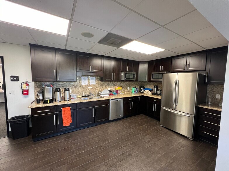 More Photos Of 2111 Business Center Dr, Irvine Medical For Lease