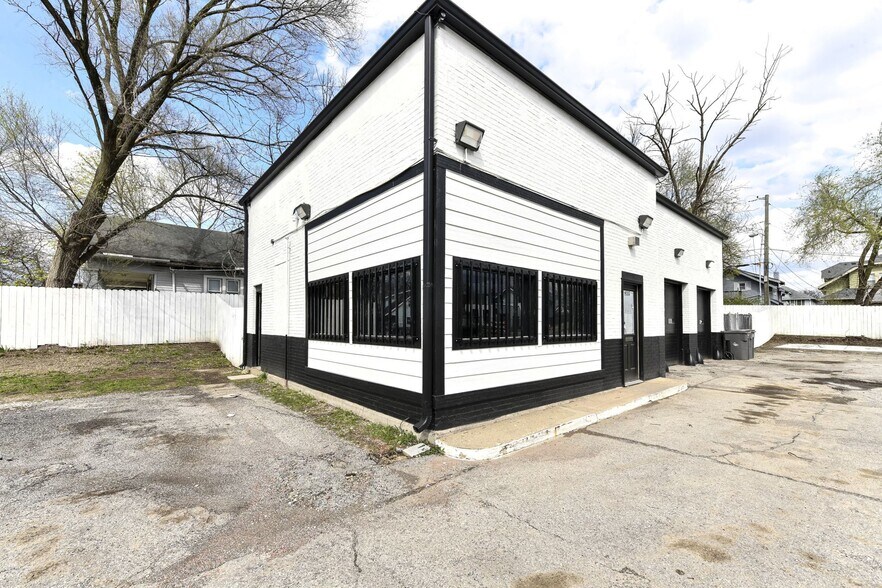 More Photos Of 4502 E Michigan St, Indianapolis General Retail For Sale