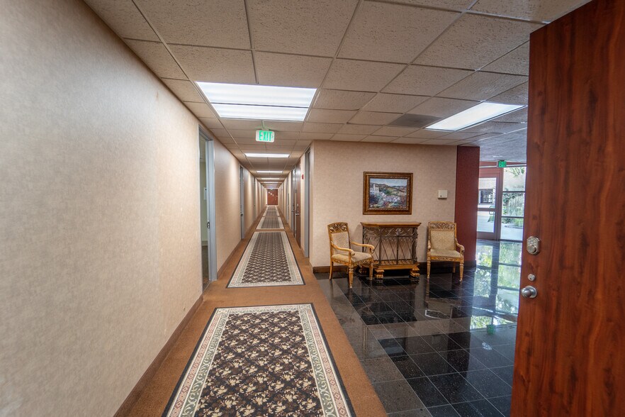 More Photos Of 115 Medical Dr, Victoria Medical For Sale