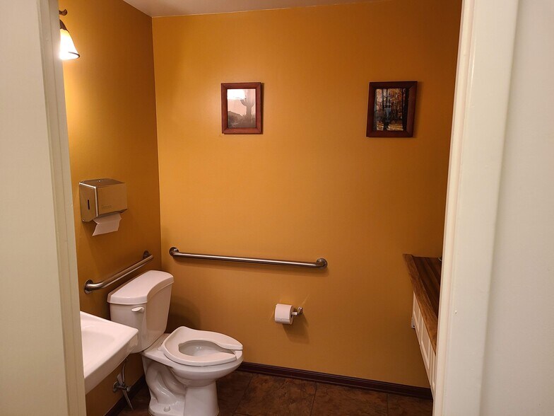 More Photos Of 3023 Eastland Blvd, Clearwater Office For Sale