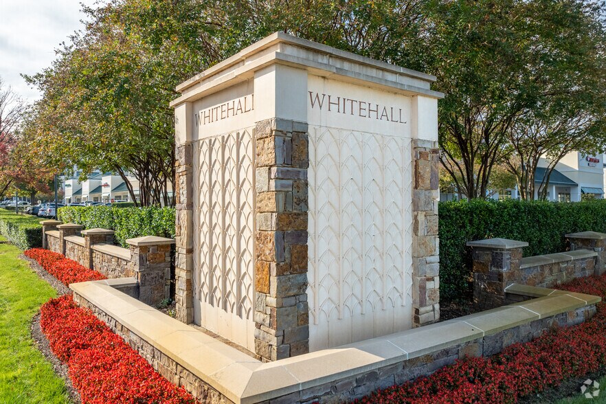 More Photos Of 3607 Whitehall Park Dr, Charlotte Unknown For Lease