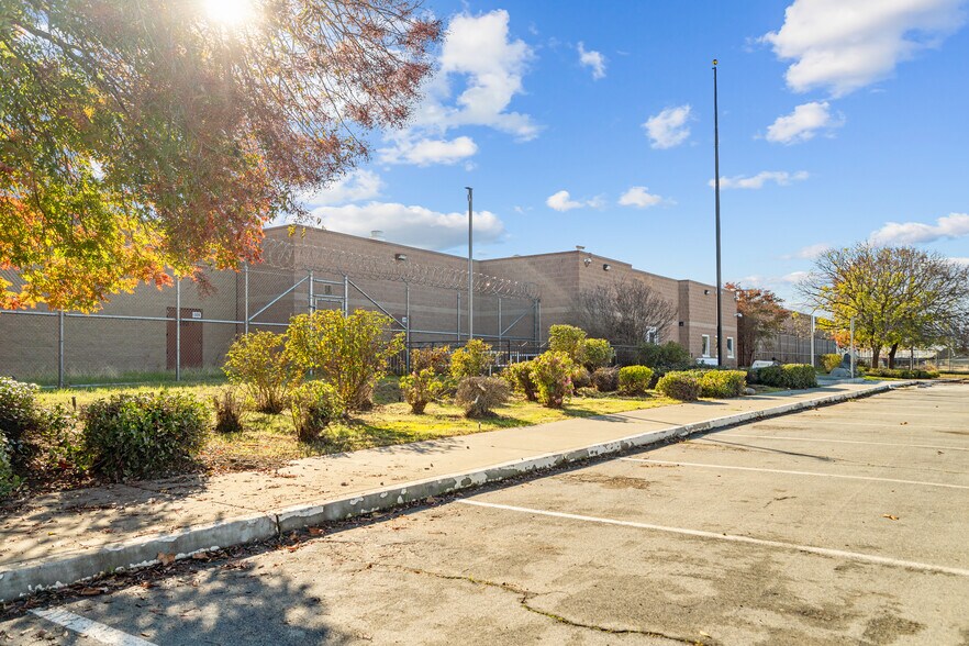 More Photos Of 185 W Gale Ave, Coalinga Correctional Facility For Sale