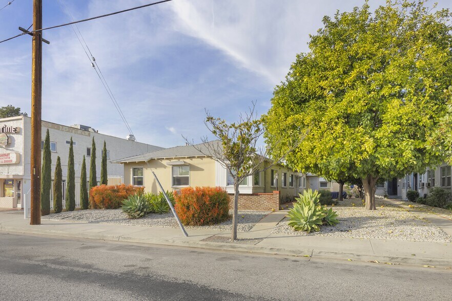 Primary Photo Of 11675 Magnolia Blvd, North Hollywood Apartments For Sale