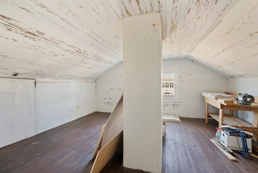 More Photos Of 611 Carthage St, Sanford Medical For Sale