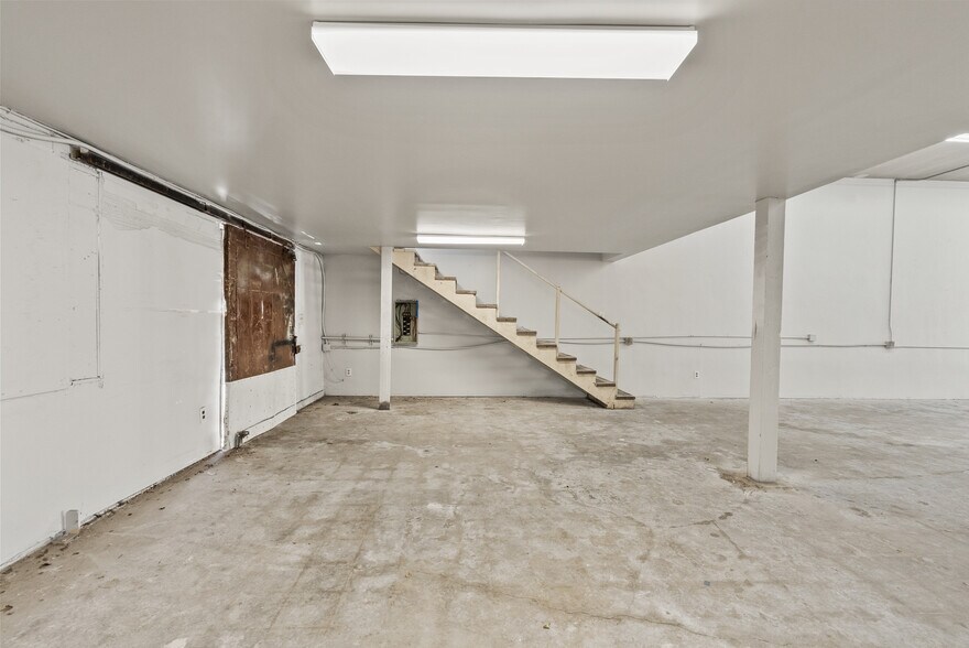 More Photos Of 6004 W Pico Blvd, Los Angeles Storefront For Lease