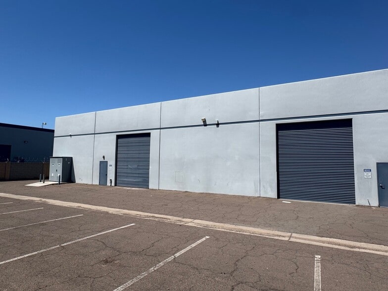 More Photos Of 2665 S La Luna, Goodyear Warehouse For Lease