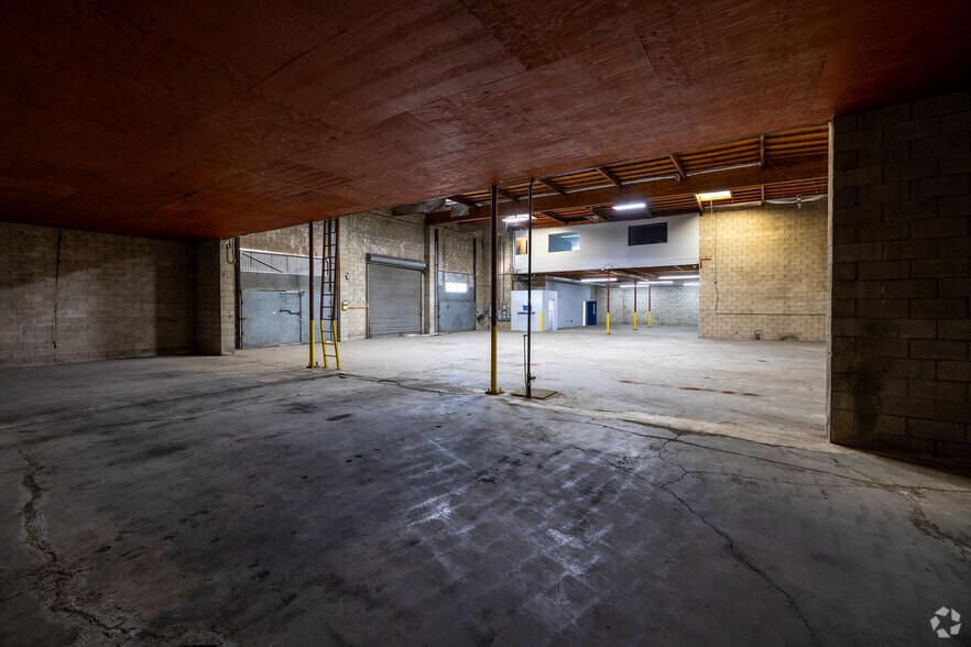 More Photos Of 314 N Wilmington Blvd & 915 W C St, Wilmington Industrial For Lease