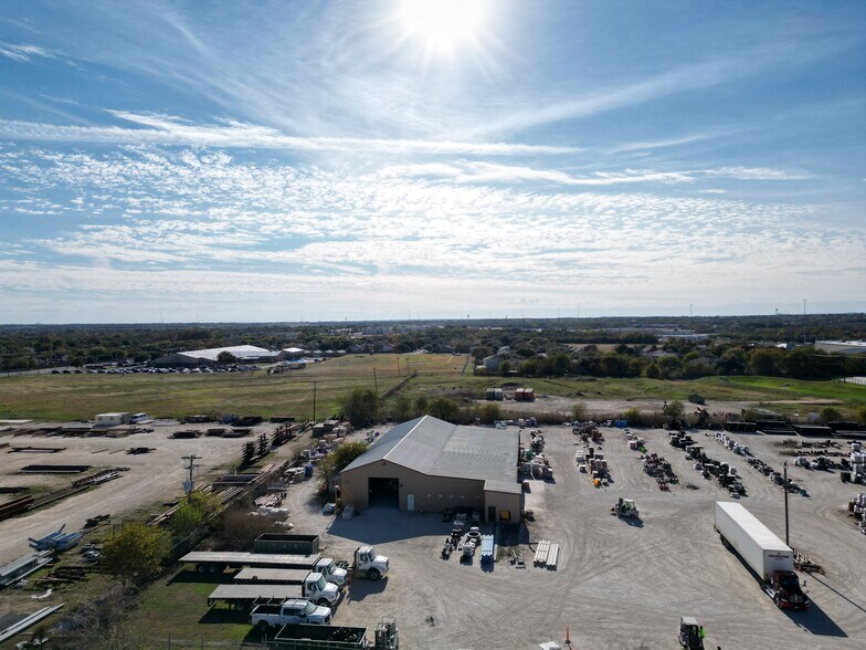 More Photos Of 200 Bunton Creek Rd, Kyle Distribution For Lease