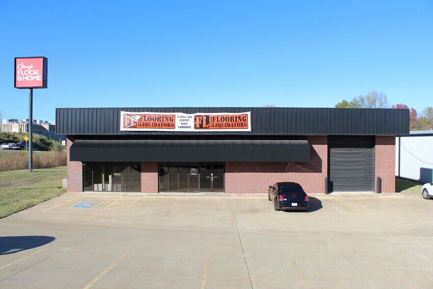 Primary Photo Of 802 Sanders Ave, Springdale General Retail For Lease