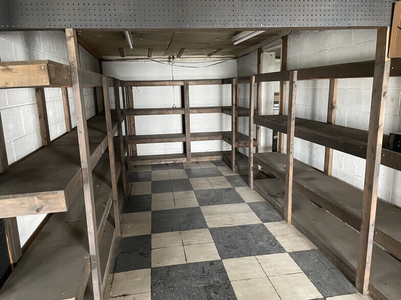 More Photos Of 1992 Mount Pleasant Rd, Greensburg Showroom For Lease