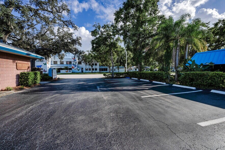 More Photos Of 4021 Central Ave, Saint Petersburg Medical For Lease