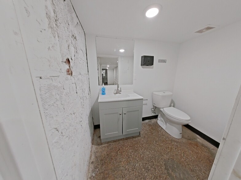 More Photos Of 1537 Deal St, Philadelphia Office For Sale