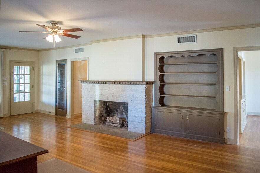 More Photos Of 3409 19th St, Lubbock Medical For Lease