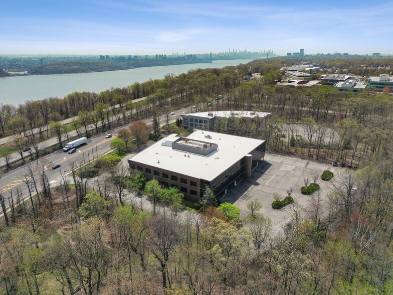 More Photos Of 1000 Sylvan Ave, Englewood Cliffs Office For Sale