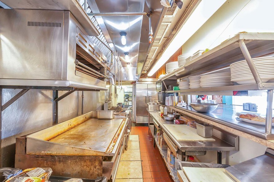 More Photos Of 1240 Overseas Hwy, Marathon Restaurant For Sale