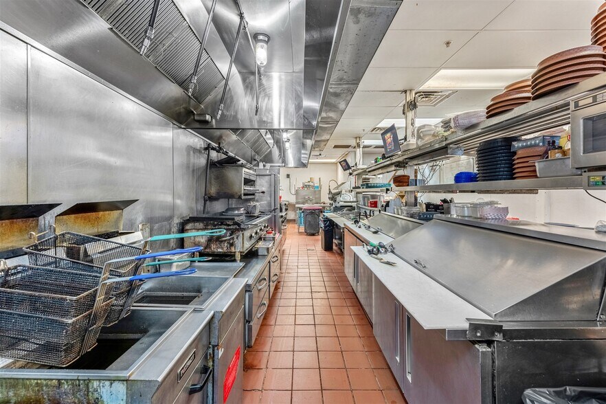 More Photos Of 5490 Stadium Pky, Melbourne Restaurant For Sale