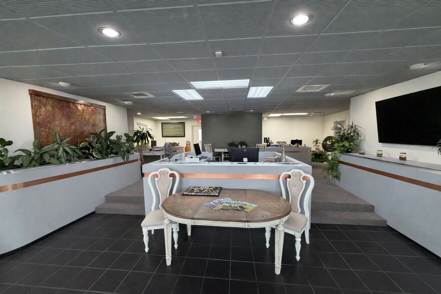 More Photos Of 100 SW 52nd Ave, Ocala Office For Lease