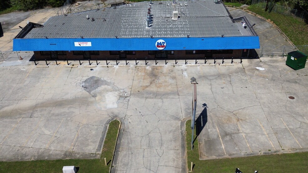 More Photos Of 6658 Hillandale Dr, Lithonia Unknown For Lease