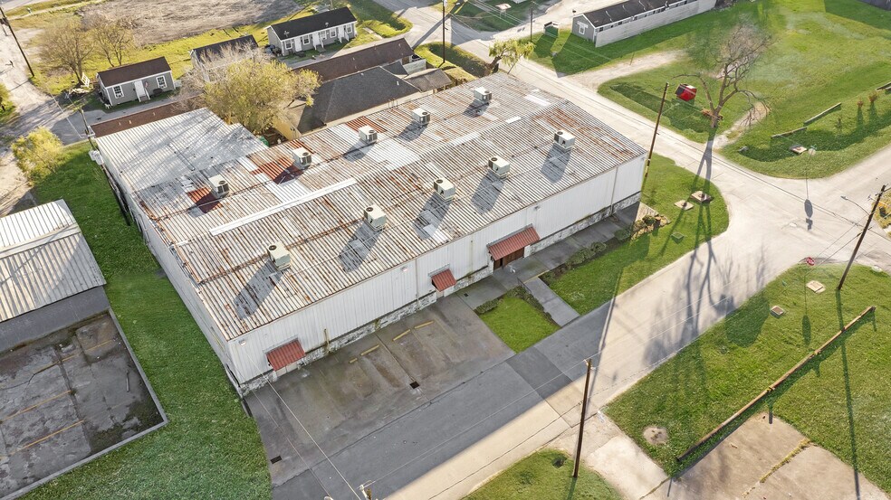 More Photos Of 8012 Endor, Houston Warehouse For Lease