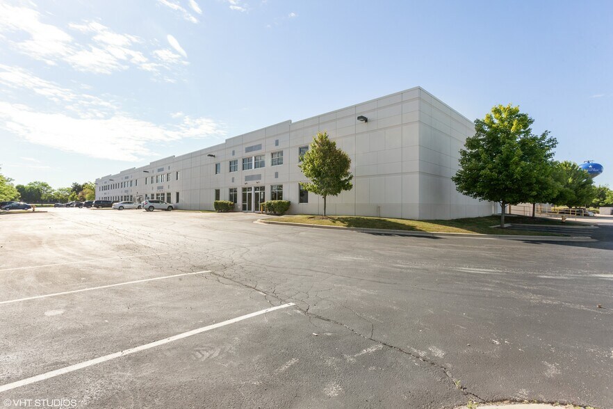 Primary Photo Of 475 Quadrangle Dr, Bolingbrook Warehouse For Lease