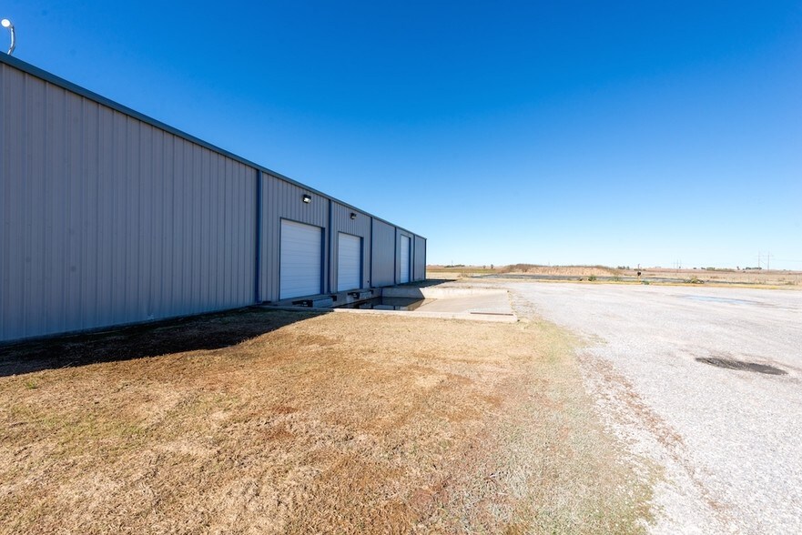 More Photos Of 1448 Darlington Rd NW, El Reno Warehouse For Lease