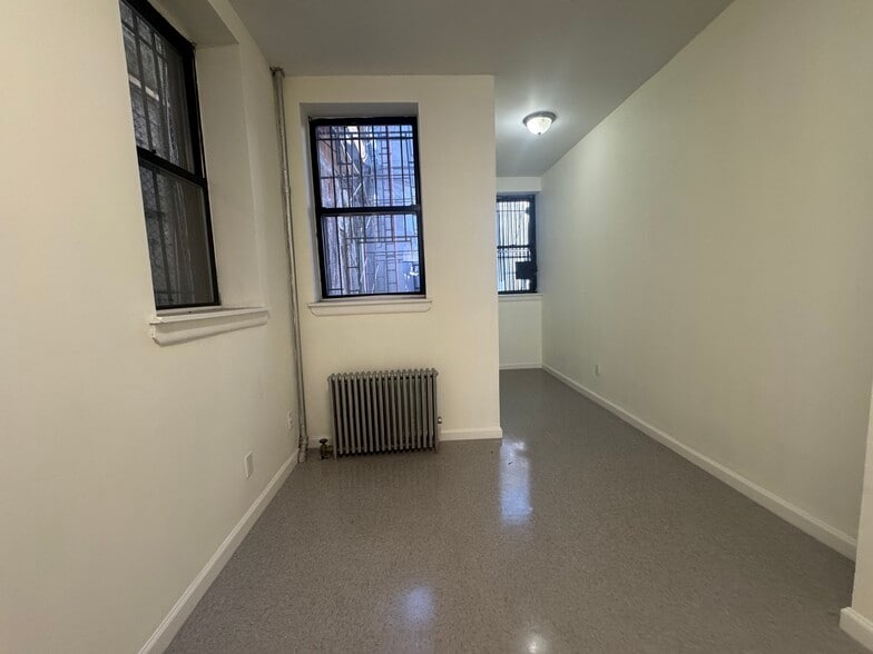 More Photos Of 951 Manhattan Ave, Brooklyn Storefront Retail Residential For Lease