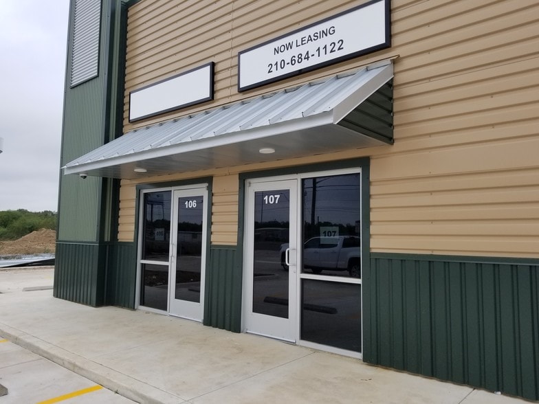 More Photos Of 7515 Grissom Rd, San Antonio Office For Lease