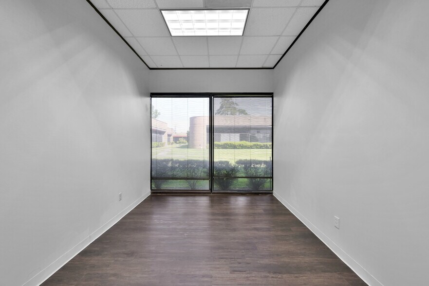 More Photos Of 25307 I-45, Spring Medical For Lease