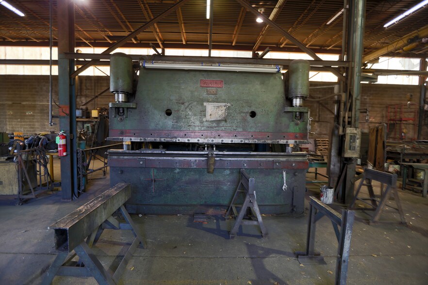 More Photos Of 633 Fellows Ave, Hanover Township Warehouse For Sale