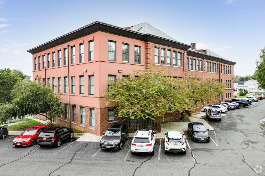 More Photos Of 720 King Georges Post Rd, Fords Office For Lease