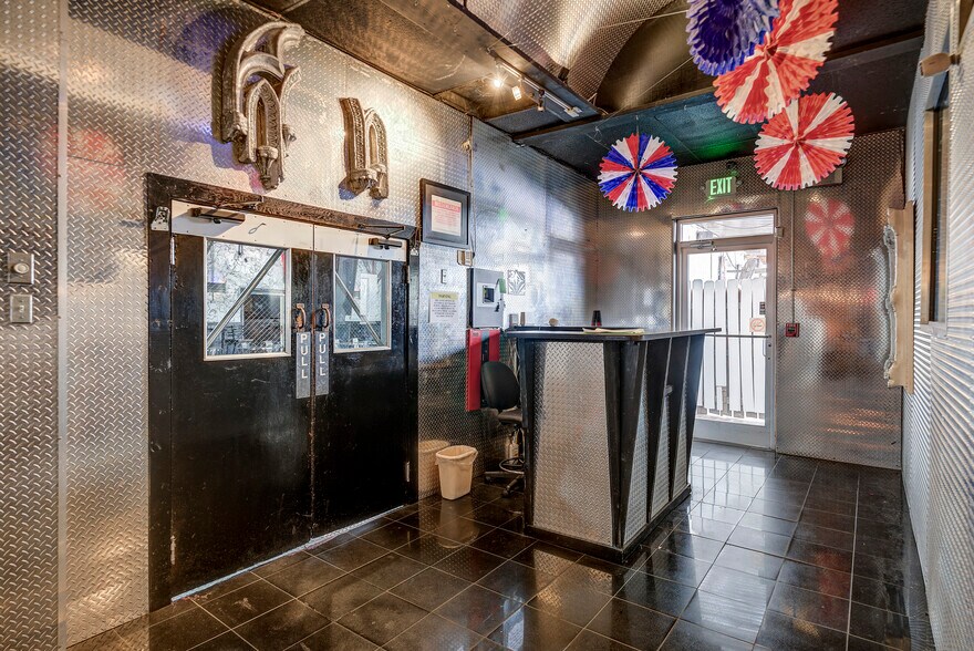 More Photos Of 2910 Bristol Hwy, Johnson City Bar For Sale