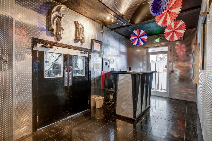 More Photos Of 2910 Bristol Hwy, Johnson City Bar For Sale