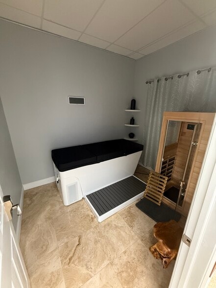 More Photos Of 1090 Innovation Ave, North Port Flex For Lease