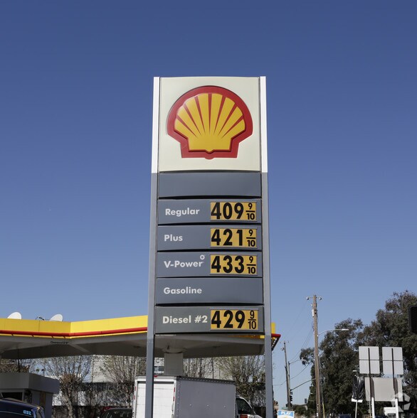 More Photos Of 105 5th St, Oakland Service Station For Sale