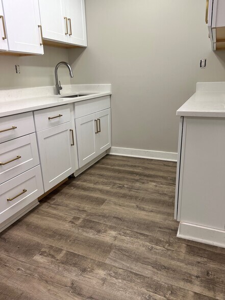 More Photos Of 107 Sherman Ave, Raritan Storefront Retail Office For Lease