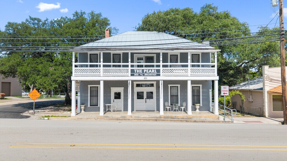 Primary Photo Of 201 Nugent Ave ave, Johnson City Hotel For Sale