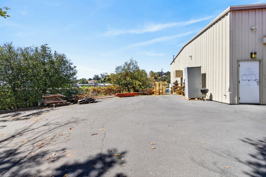 More Photos Of 10771 Argonaut Ln, Jackson Distribution For Sale