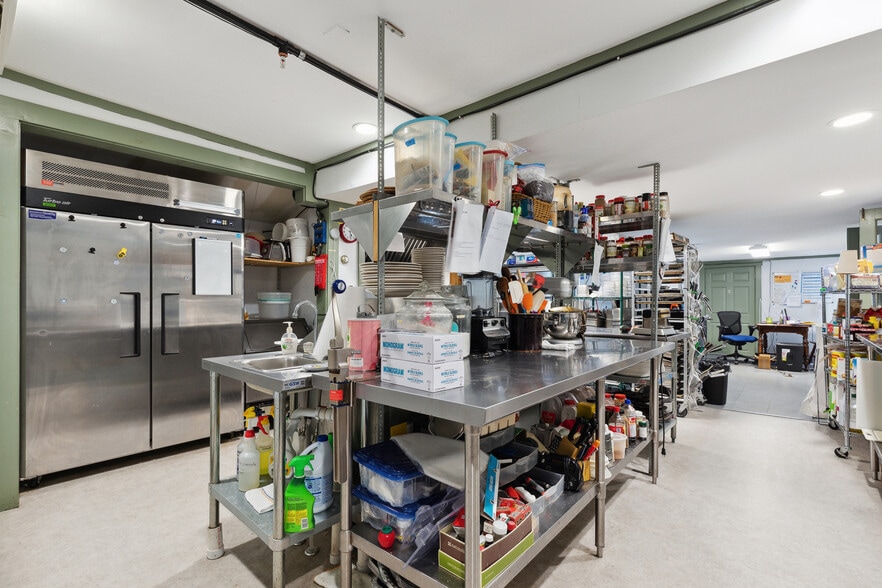 More Photos Of 67 Pleasant View Rd, Bradford Hotel For Sale