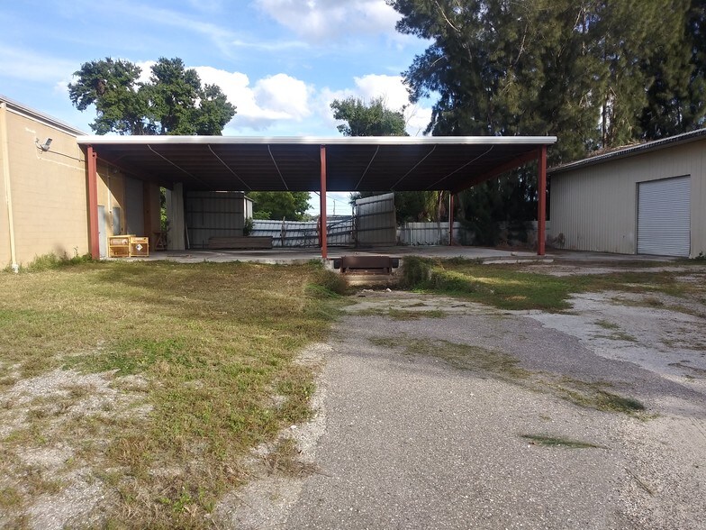 More Photos Of 5017 N Coolidge Dr, Tampa Warehouse For Lease