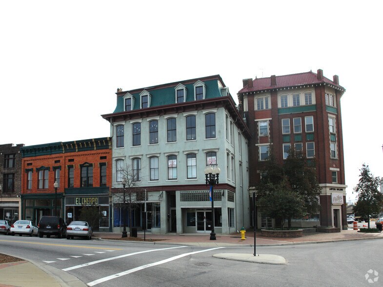 More Photos Of 102 Person St, Fayetteville Office For Lease