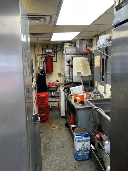 More Photos Of 421 W River St, Antwerp General Retail For Sale