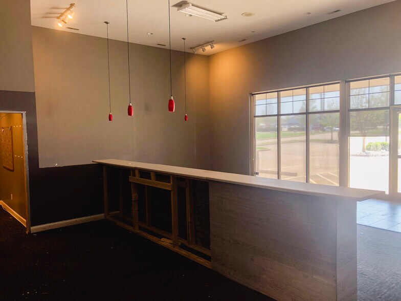 More Photos Of 1720 S Philo Rd, Urbana Freestanding For Lease