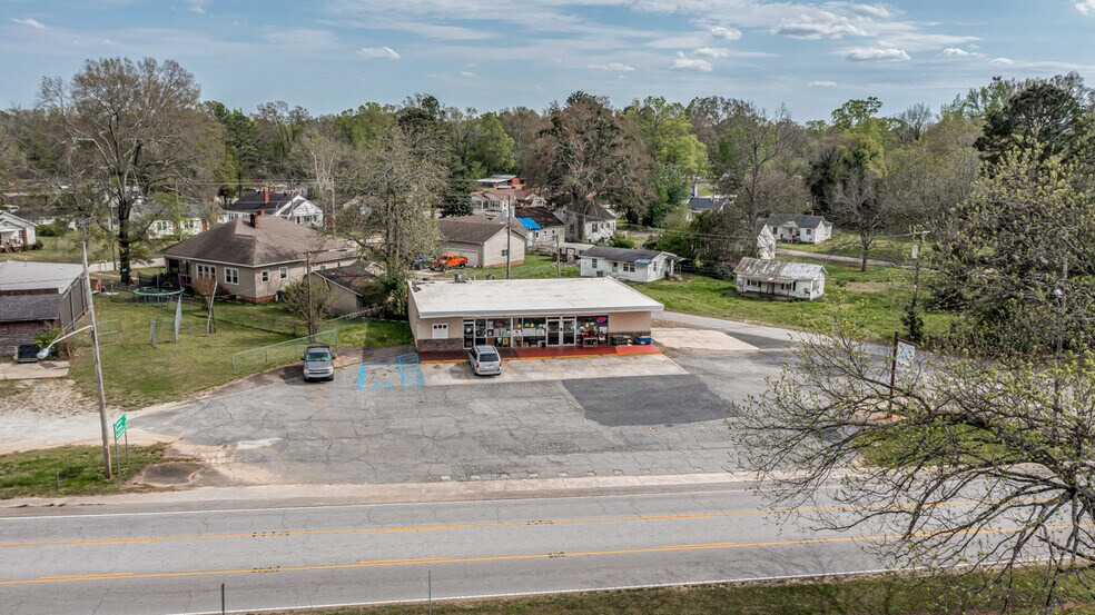 More Photos Of 200 Willard Rd, Clinton Storefront For Sale