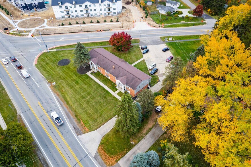 More Photos Of 1630 N Pontiac Trl, Walled Lake Apartments For Sale