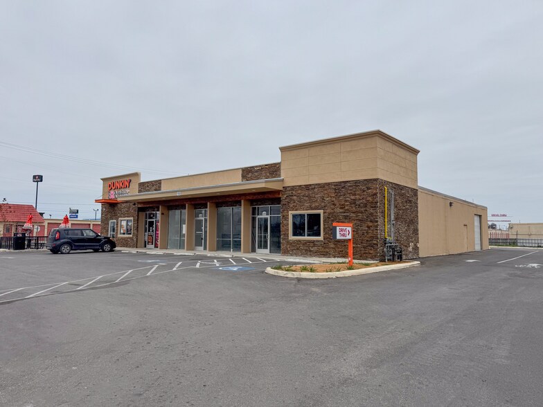 Primary Photo Of 150 S WW White Rd, San Antonio General Retail For Lease