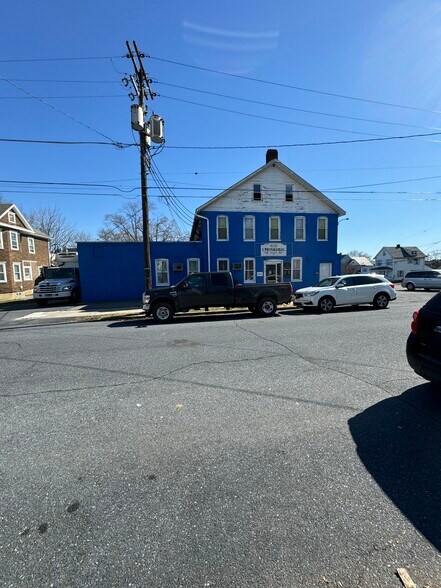 More Photos Of 181 S Whitfield St, Nazareth Office Residential For Sale