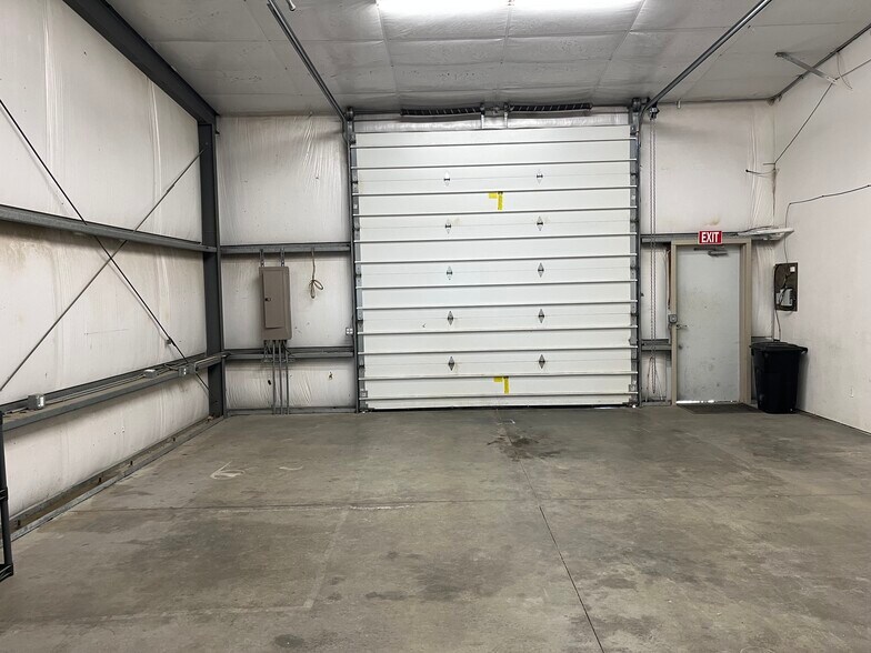 More Photos Of 2380-2382 Lindberg Loop, Richland Office For Lease