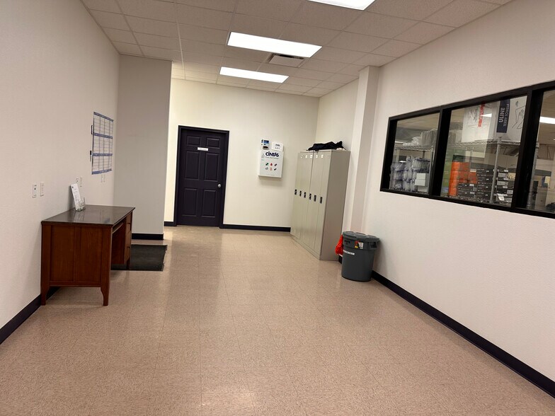 More Photos Of 5718 N County Road 1287, Midland Warehouse For Lease